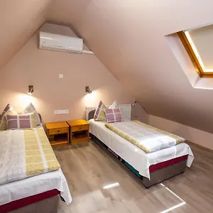 Apartament Cecey, Eger