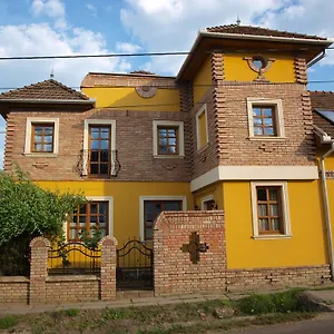 Pensjonat Krisztina Vendeghaz, Eger